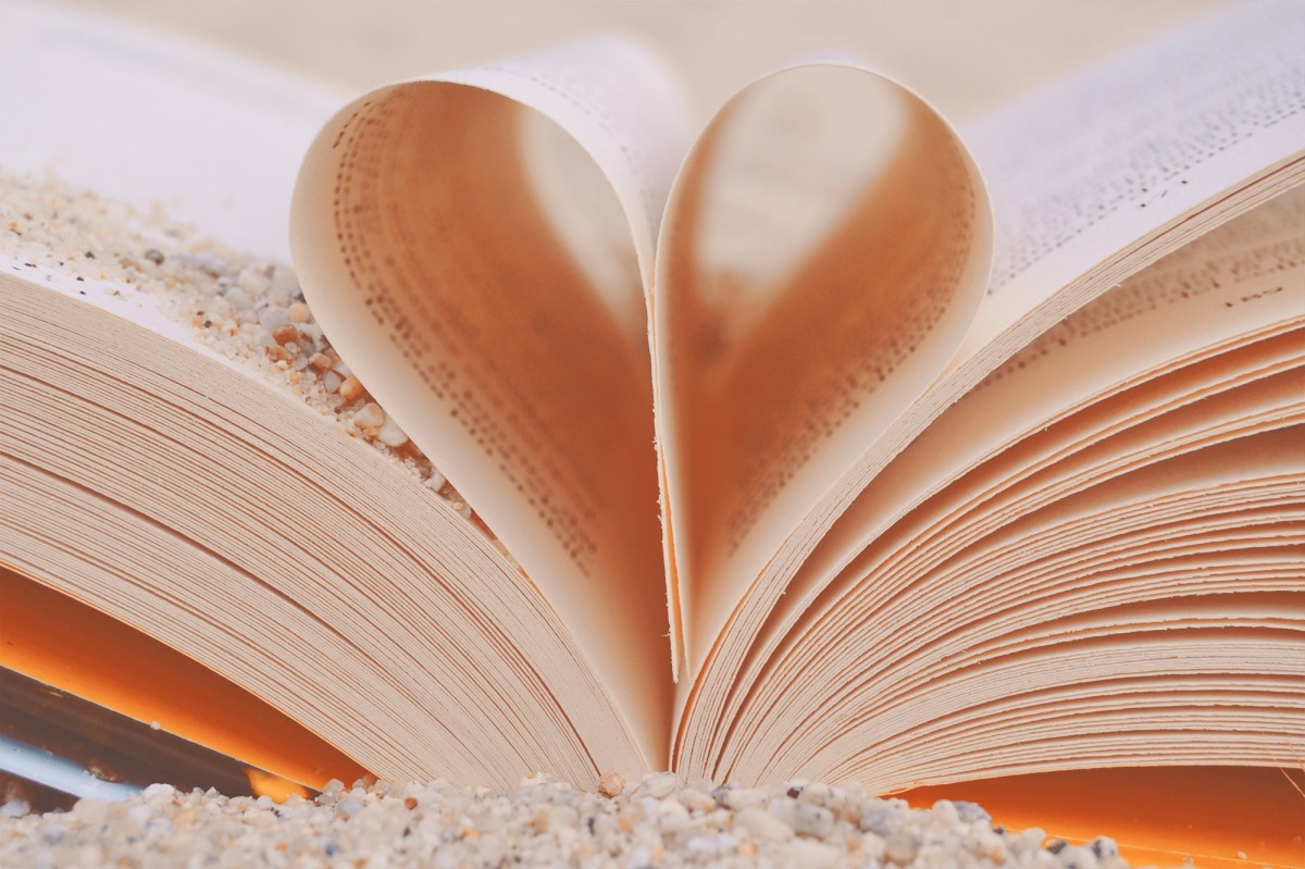 book heart love grains sand sea reading fall in love 1210986.jpgd